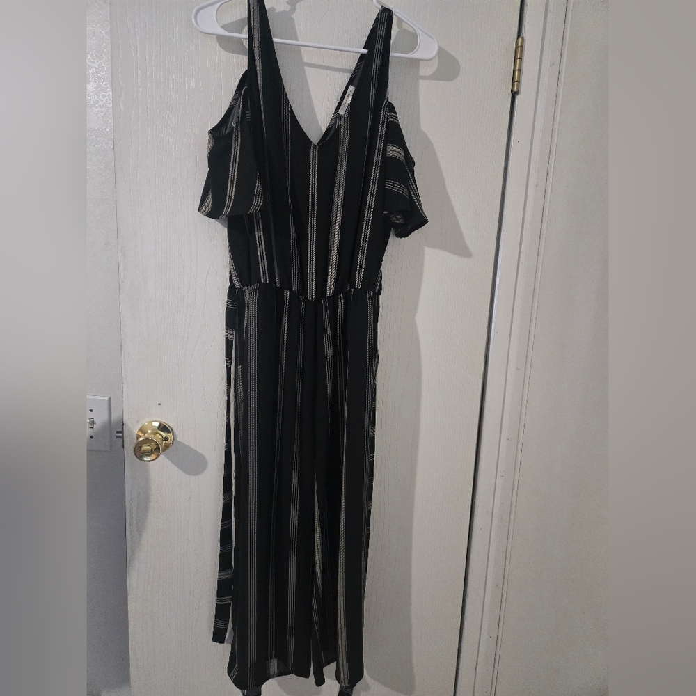 Large Maurices Striped Peek A Boo Sleeves Jumpsuit Pants. Ties In Front Or Back.